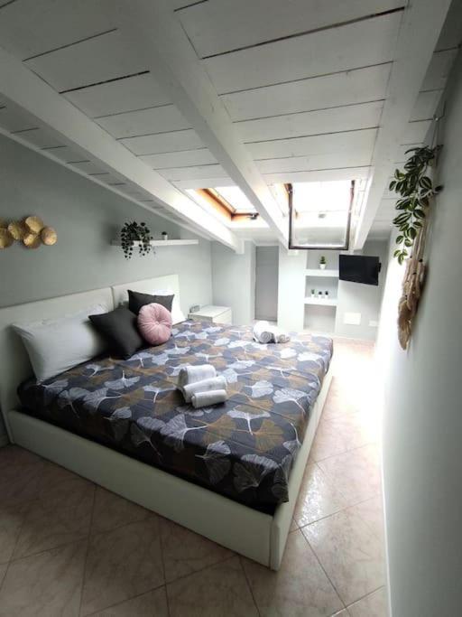 Free Parking Tiny House Wifi Netflix 15 Minuti Dal Duomo Leilighet Milano Eksteriør bilde