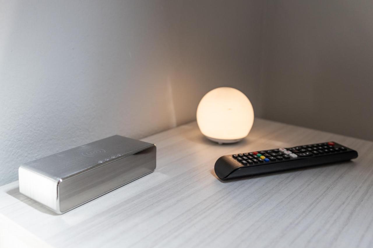 Free Parking Tiny House Wifi Netflix 15 Minuti Dal Duomo Leilighet Milano Eksteriør bilde