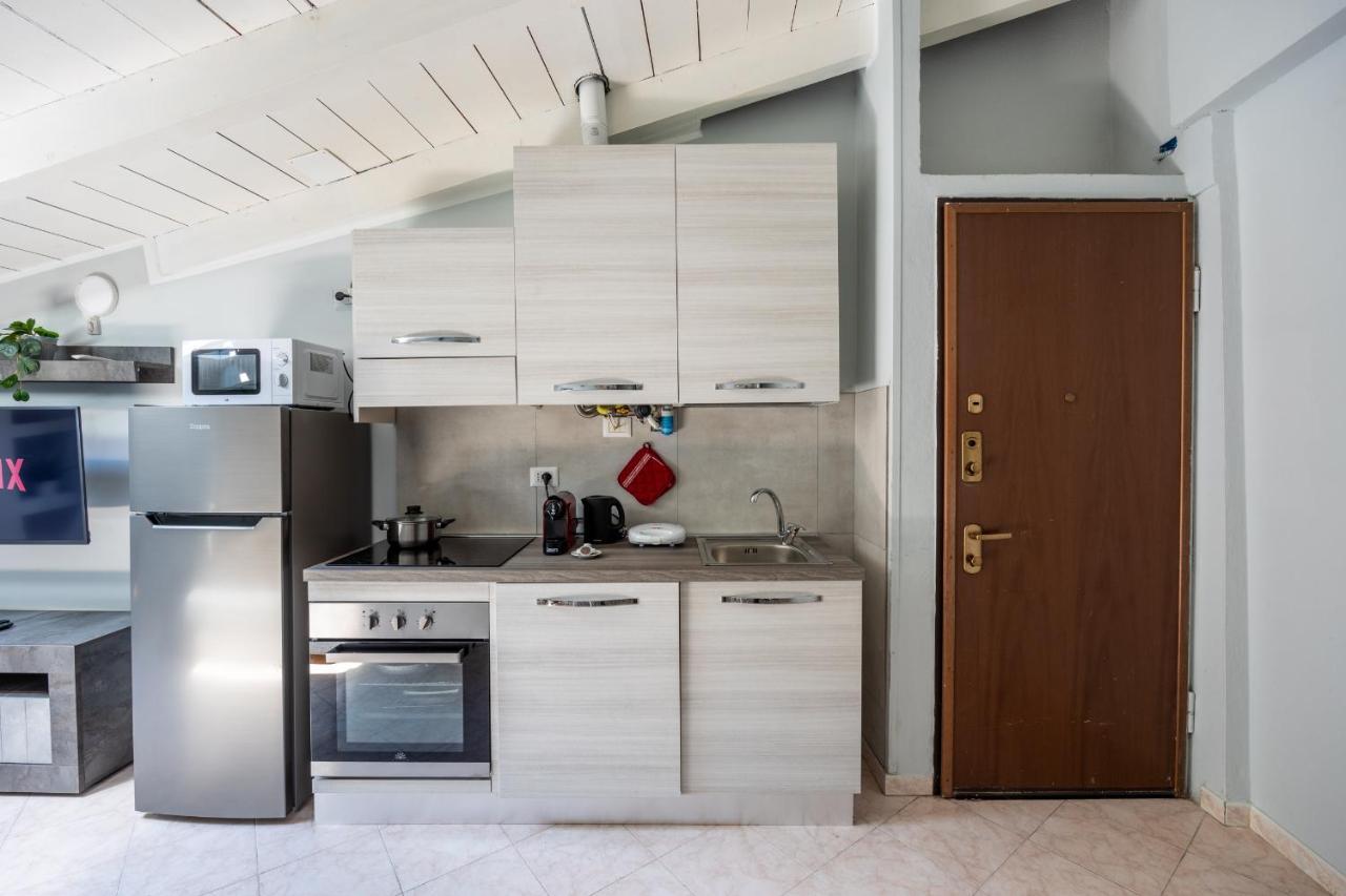Free Parking Tiny House Wifi Netflix 15 Minuti Dal Duomo Leilighet Milano Eksteriør bilde