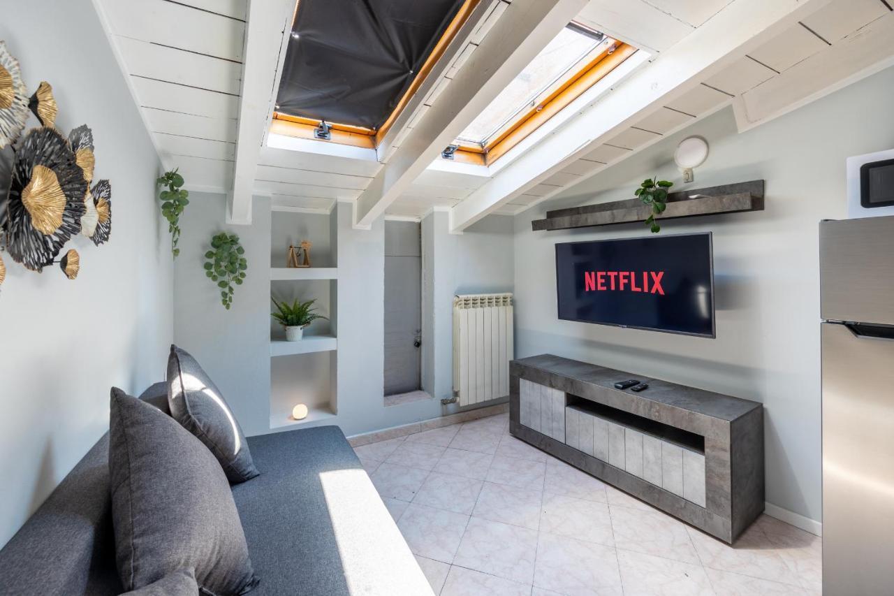 Free Parking Tiny House Wifi Netflix 15 Minuti Dal Duomo Leilighet Milano Eksteriør bilde