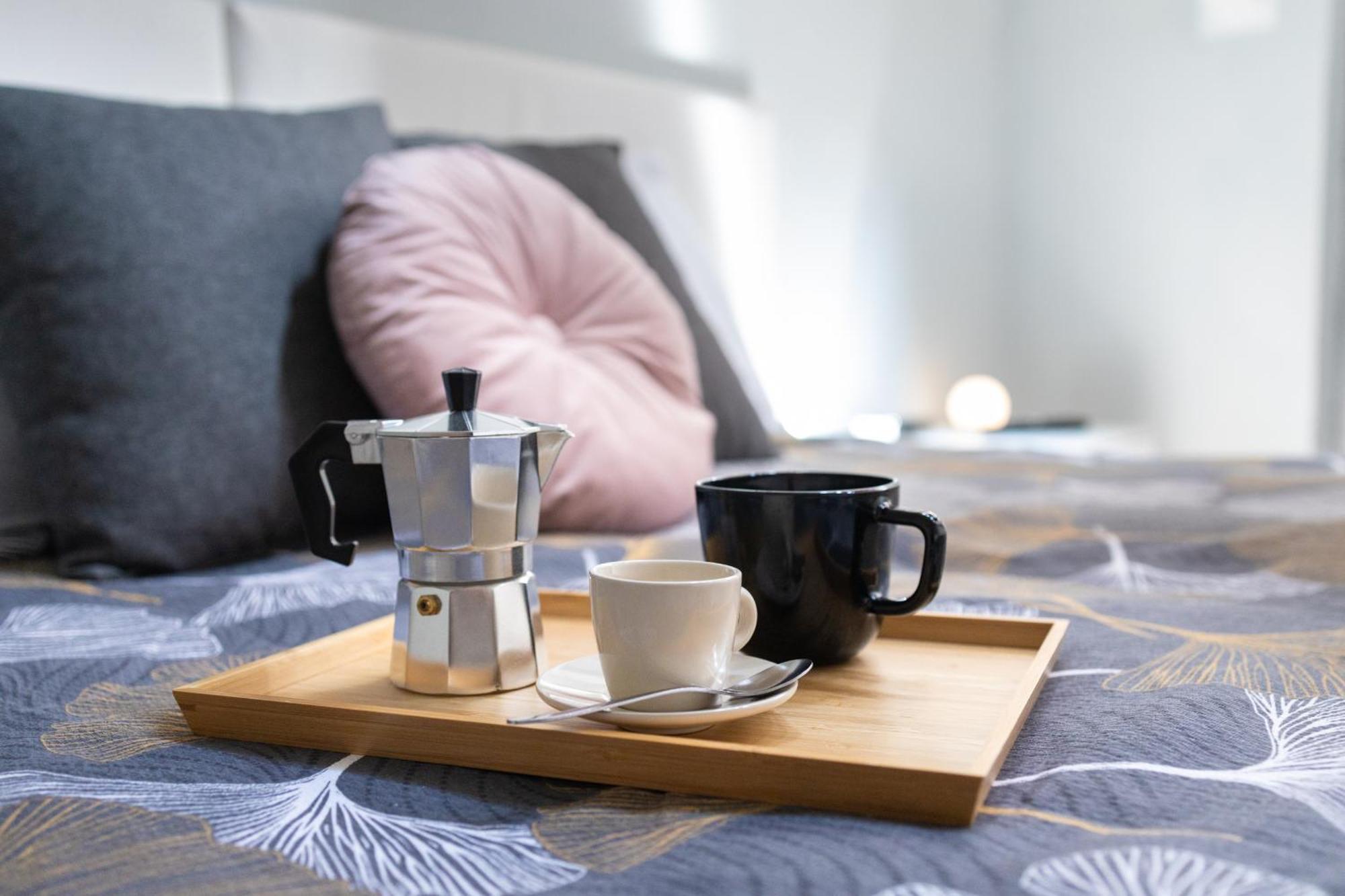 Free Parking Tiny House Wifi Netflix 15 Minuti Dal Duomo Leilighet Milano Eksteriør bilde