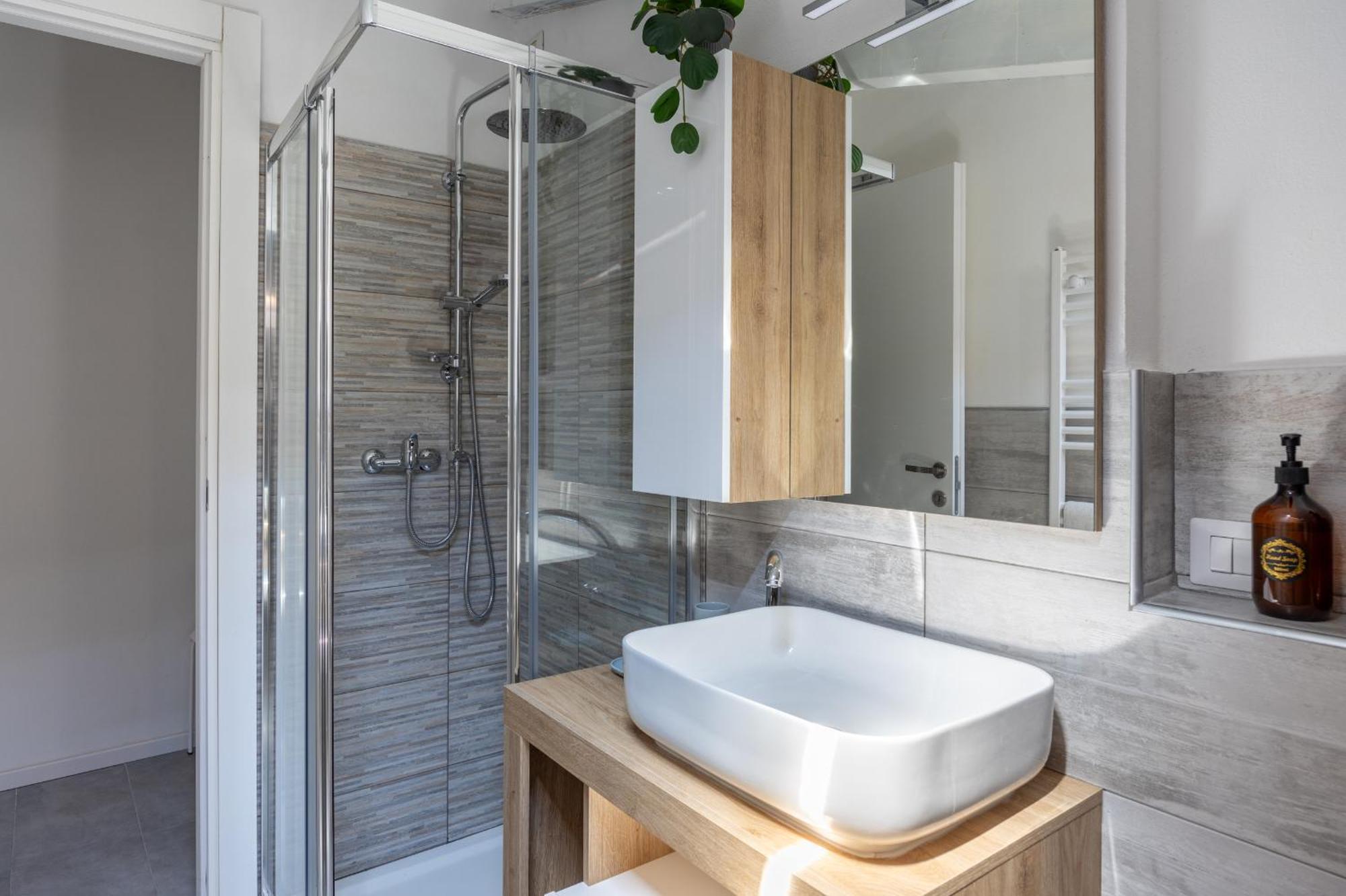 Free Parking Tiny House Wifi Netflix 15 Minuti Dal Duomo Leilighet Milano Eksteriør bilde